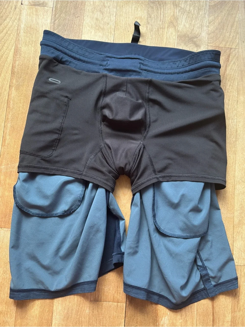 lululemon athletica Men's Dark Blue Performance Drawstring Shorts - Picture 8 of 8